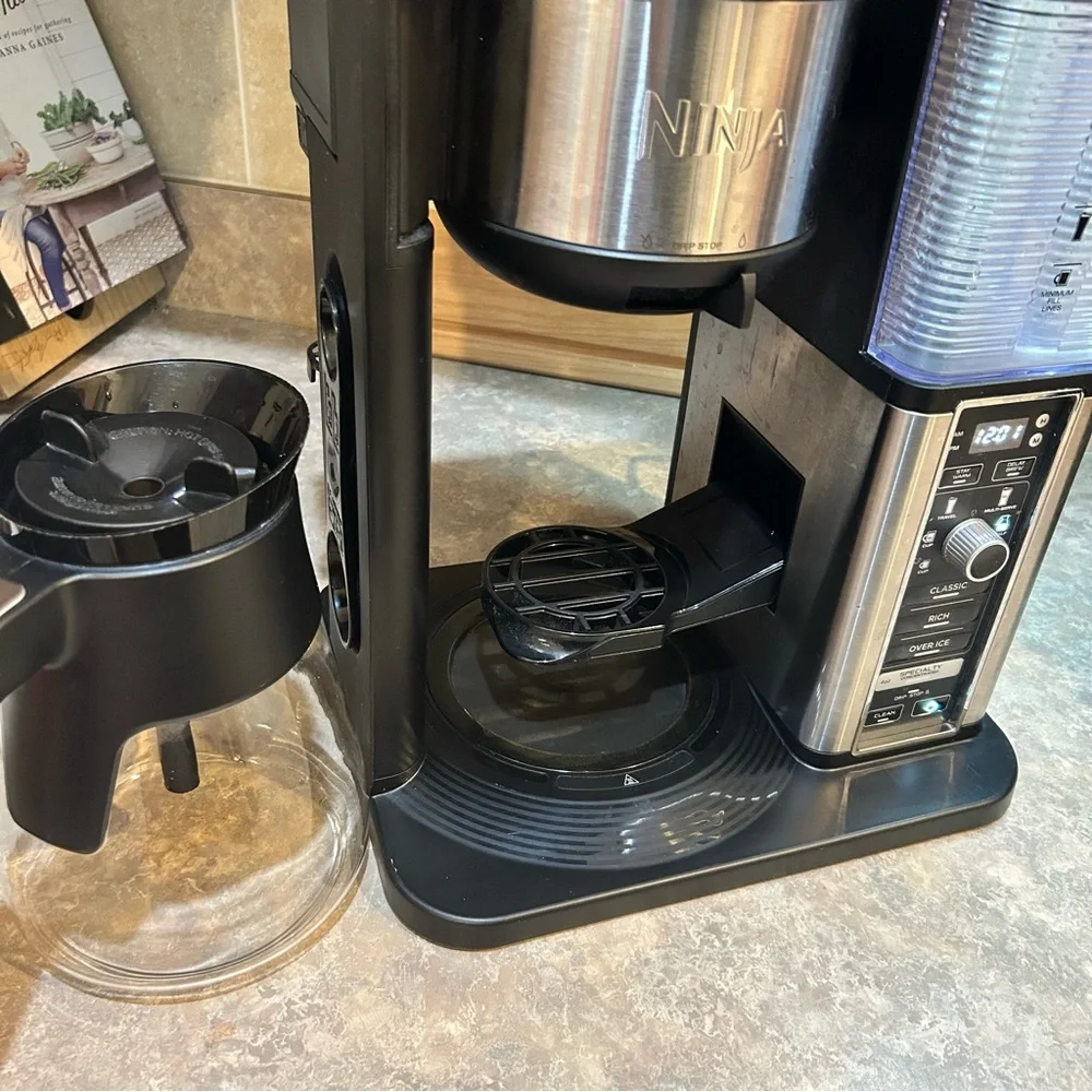 Ninja CM401 Specialty Hot & Iced Coffee Maker w/ Frother, 10-cup Glass Carafe